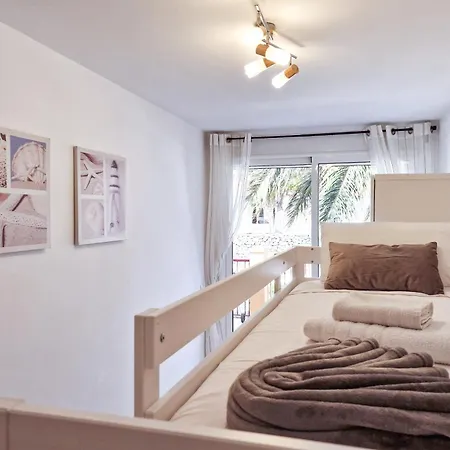 4 Bedrooms Ocean View Amarilla Golf Apartamento