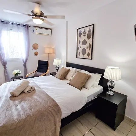4 Bedrooms Ocean View Amarilla Golf Apartamento